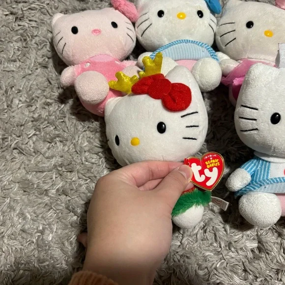 Hello Kitty Plush Set - Picture 3 of 4